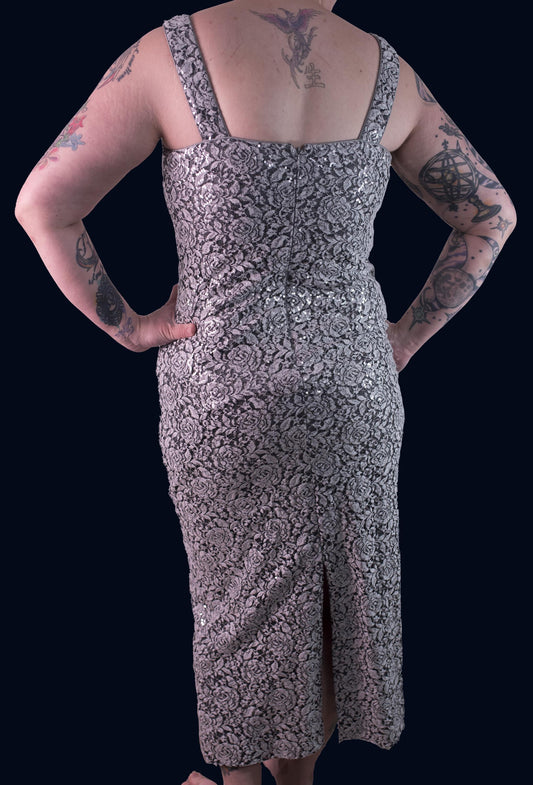 Vintage IgNite Evenings By Carrollin Evening Dress Silver Rose Metallic pattern Sleeveless Fitted Stretch Size 14 Elegant Wedding Prom