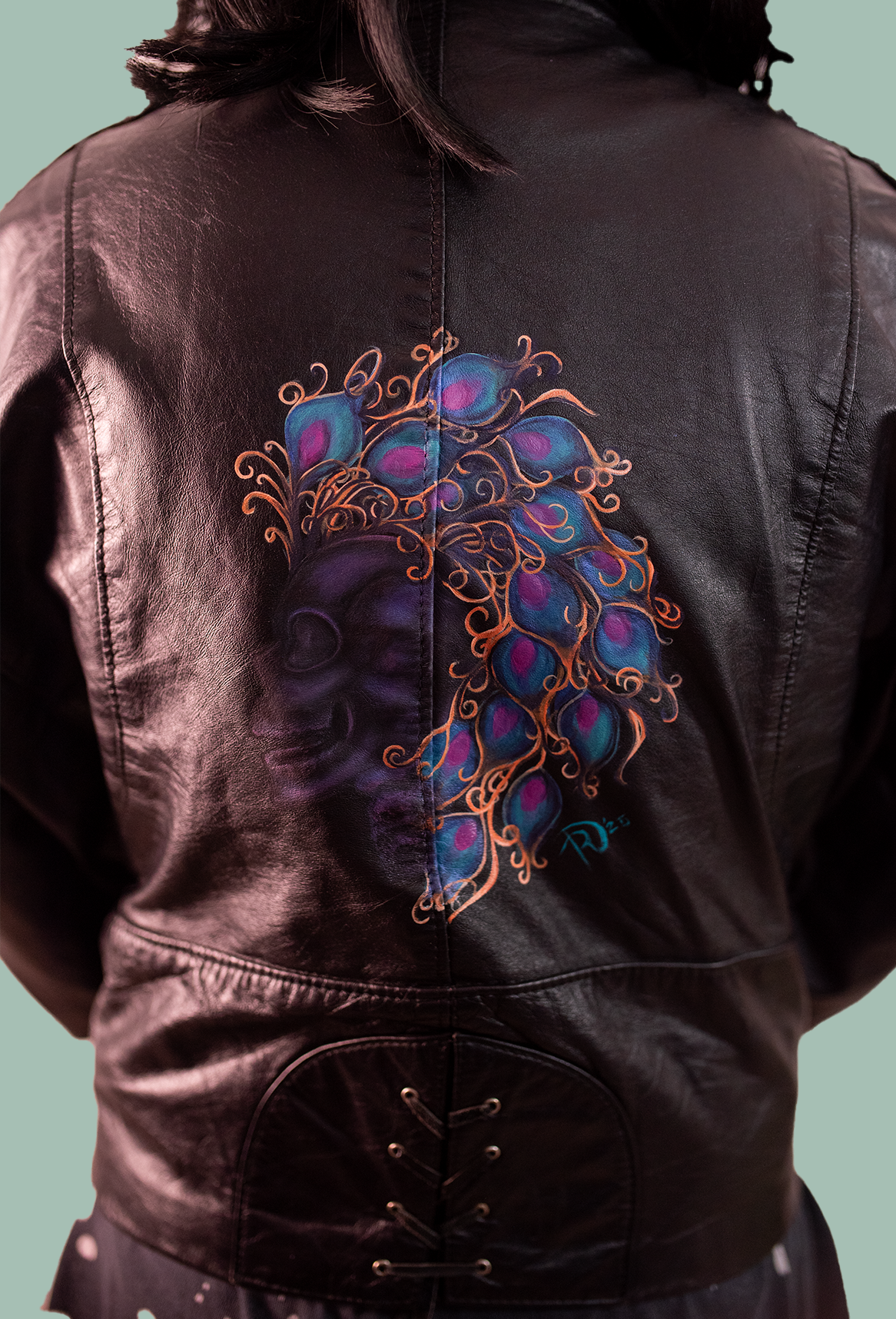 Vintage Black Leather Jacket Syd Collection – Hand-Painted Skull Peacock Feather Punk Design | One-of-a-Kind