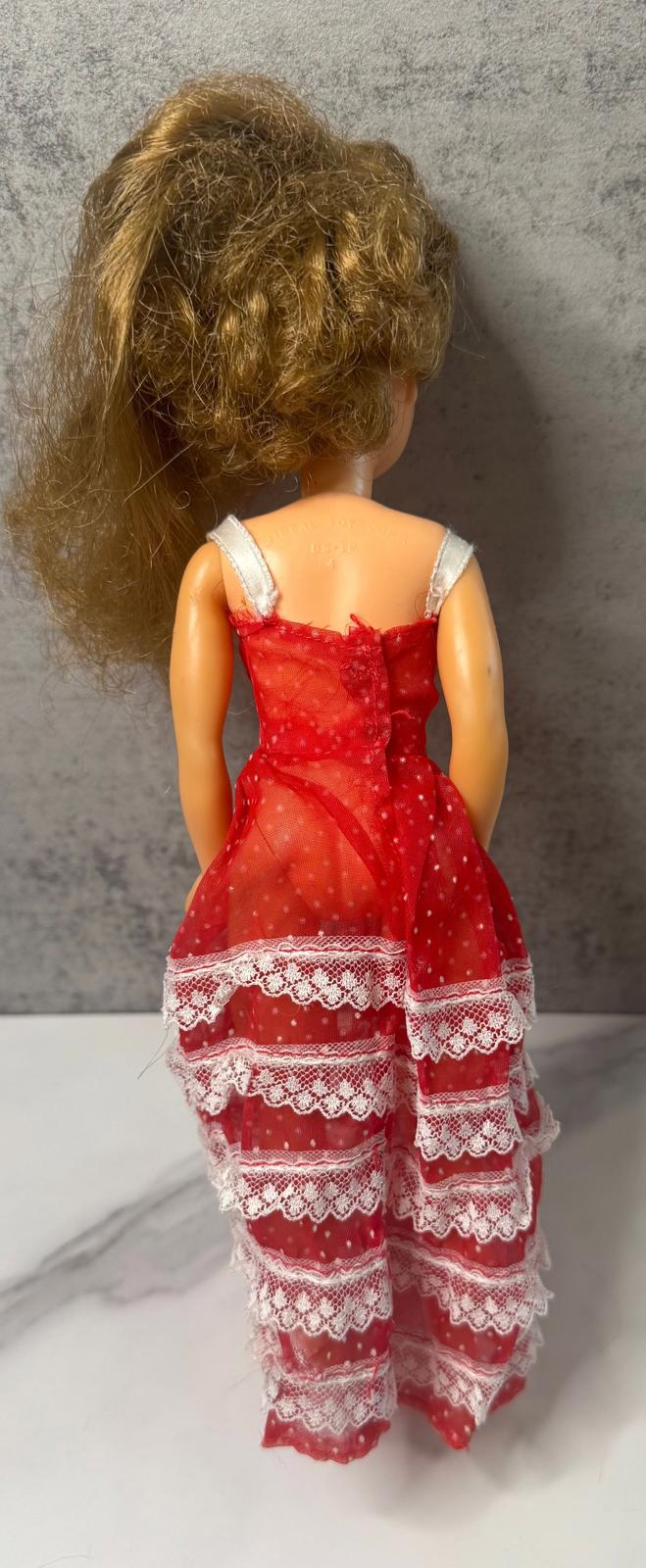 Ideal Tammy Doll B5-12 – 1960s Glamour Doll in Red Lace Dress – Ideal Toy Corp