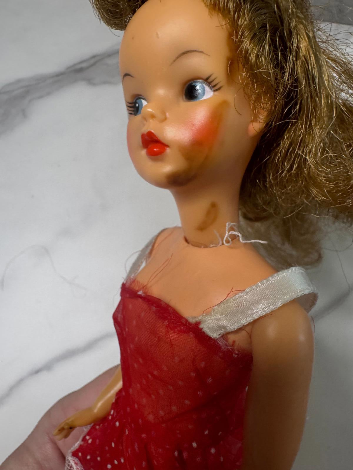 Ideal Tammy Doll B5-12 – 1960s Glamour Doll in Red Lace Dress – Ideal Toy Corp