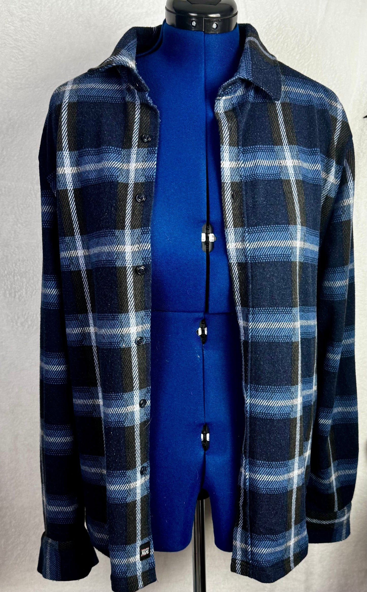 eighth avenue blue plaid flannel shirt jacket stone cold steve austin skull wwe