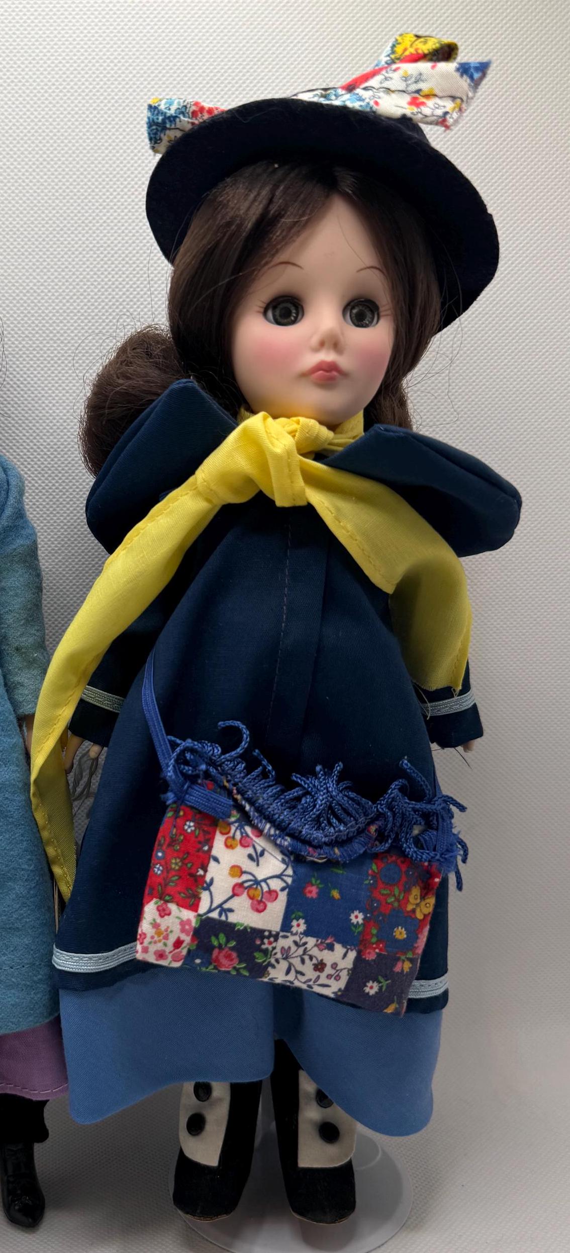 Effanbee Mary Poppins 1982 Collectors Storybook Plastic Doll Complete With Box Full Outfit Bag Wrist Tag And Stand Near Perfect Condition